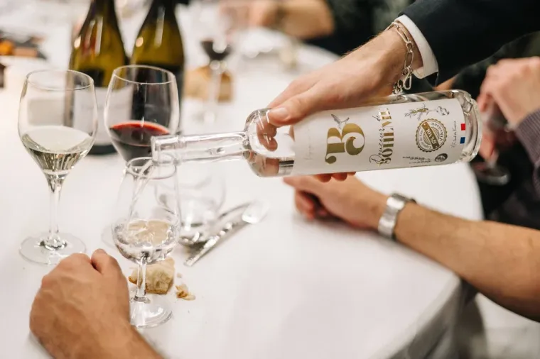 La liqueur de gin Douceur de Bohème : un délice pour sublimer vos glaces au citron, Toulouse, FRENCH BOTTLE